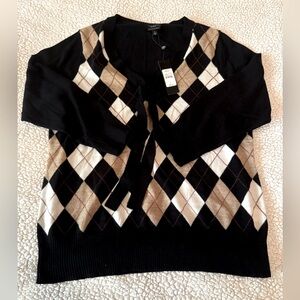 Black argyle 3/4 sleeve stunning sweater! Super soft very pretty
